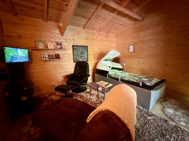 Le centre Au fil de l'Eau des Moulins du Duc vous accueille  pour des soins bien être, séance d'hydrojet Wellness Spa, massage thaï tradintionnel, massage détente, massage cranien, masssage des pieds,  à Moëlan sur Mer dans le Sud Finistère Bretagne France 